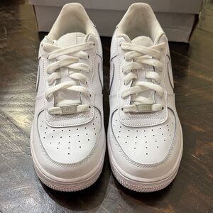 BIG KIDS' NIKE AIR FORCE 1 LOW CASUAL SHOES